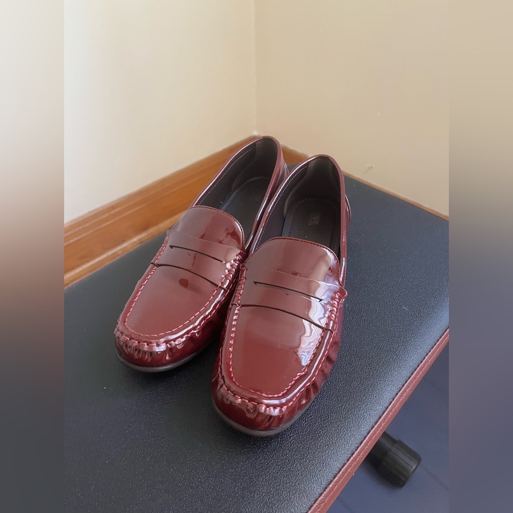 Zara Women’s Burgundy Loafers